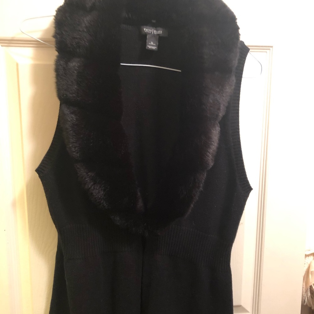 White House Black Market sweater faux fur Large